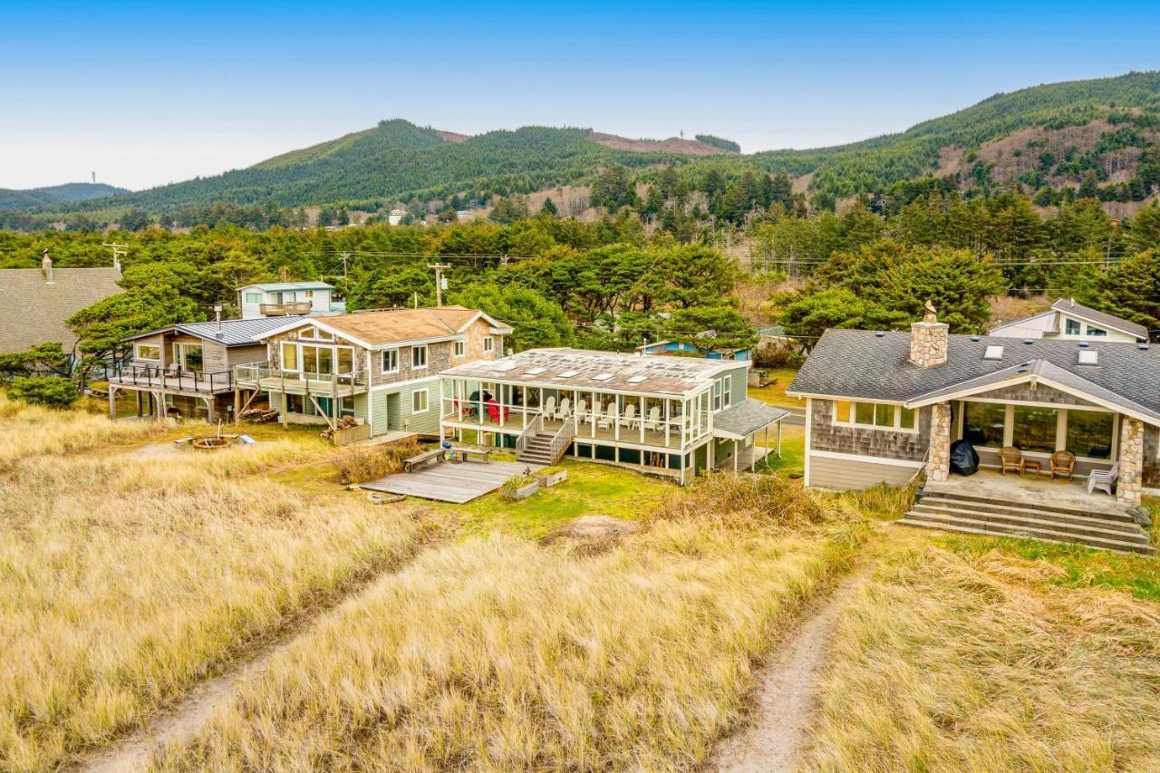 Shore Fun Rockaway Beach Exterior photo